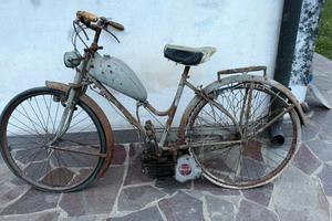 mosquito . bici a pedali con motore 