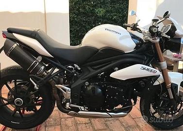**Triumph Speed Triple 1050 ABS – 2011** SPECIALE