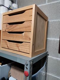 Cassettiera in legno