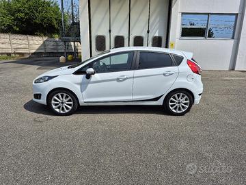 FORD FIESTA 1.2 benzina neopatentati