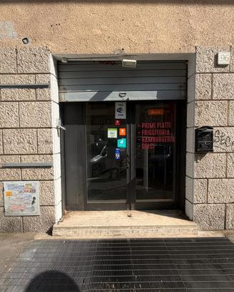 ESPERO - Locale commerciale con canna fumaria