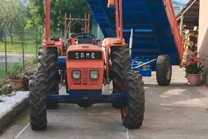 rimorchio agricolo ribaltabile.