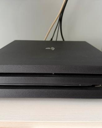 PS4 Pro 1TB Jet Black come nuova