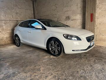 Volvo v40 d2 120cv
