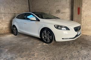 Volvo v40 d2 120cv