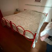 Letti candelabri armadi divano