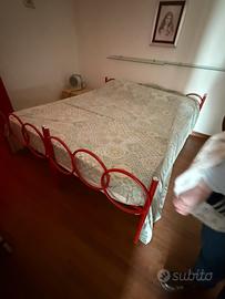 Letti candelabri armadi divano