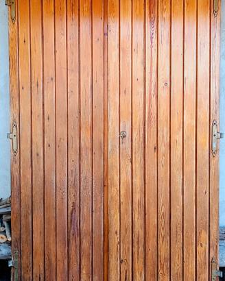 Porta rustica a doppia anta in abete