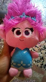 peluche  di babyTroll, con moschettone