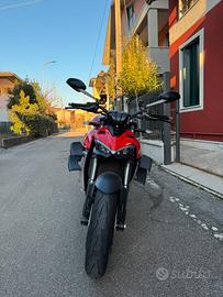 Ducati streetfighter v4