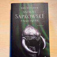 Libro the witcher il sangue degli elfi(volume3)