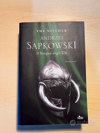 Libro the witcher il sangue degli elfi(volume3)