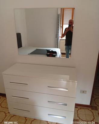 armadio bianco comò comodini specchio