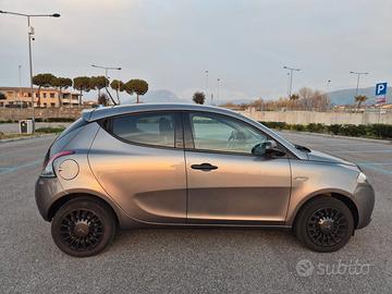 Lancia Ypsilon 1.0 FireFly 5 porte S&S Hybrid Ecoc