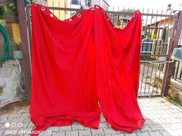 Tenda rossa con asta ed accessori