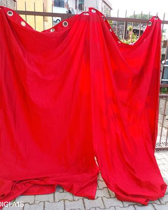 Tenda rossa con asta ed accessori