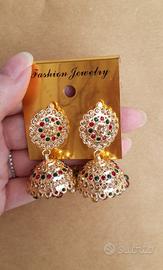 Orecchini indiani, stile jhumka a campana, dorati.