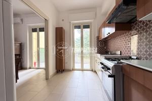 Via Vincenzo D'Amore - Luminoso quadrilocale in bu