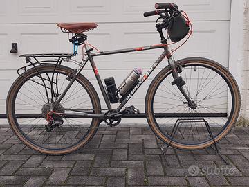 Turismo gravel 