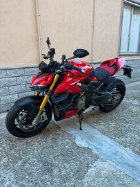 Ducati streetfighter v4s