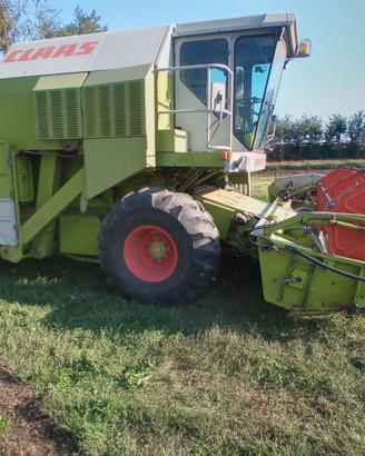 mietitrebbia Claas Dominator 88