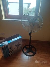 Ventilatore,  asse da stiro, ferro da stiro, radio