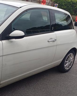  Lancia y anno 2009 visibile ad albenga,  