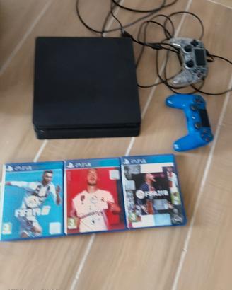 PS4 Slim 