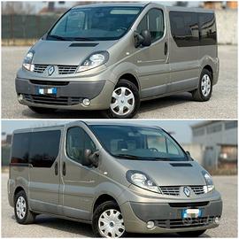 Renault Trafic 9 posti GANCIO TRAINO BLACK EDITION