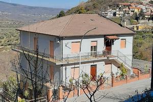 Appartamento autonomo ammobiliato