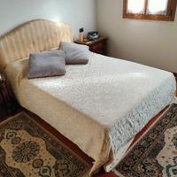 Letto matrimoniale a doghe in legno