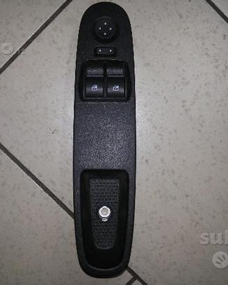 Pulsantiera alzacristalli sx fiat punto evo