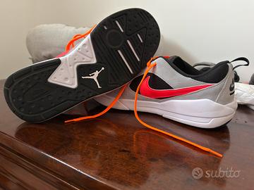 NIKE JORDAN