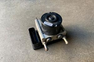 Centralina ABS Suzuki Ignis del 2006 (56110-86G11)