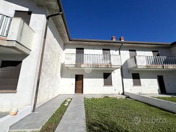 VILLA A SCHIERA CENTRALE A ASOLA