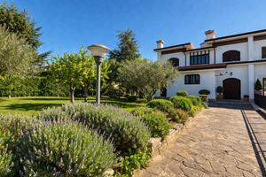 Villa bifamiliare Torre Cajetani [V5110VRG]