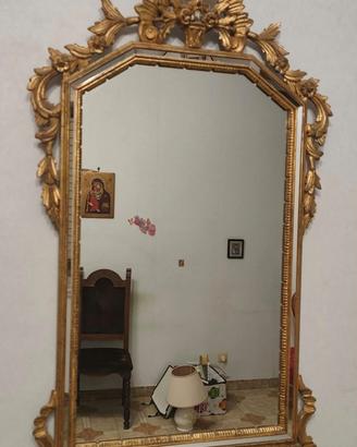 specchio antico dorato con cornice dorata