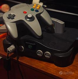 Console Nintendo 64 anni ‘90 con 8 giochi