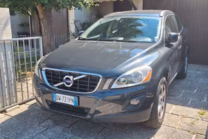 VOLVO XC60 2.4 D5 AWD Momentum – 4x4