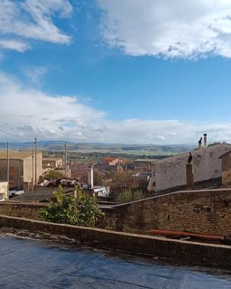 Casa indipendente su due livelli con terreno