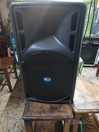 cassa singola amplificata marca rcf  312A