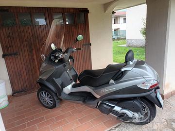 Piaggio mp3 400