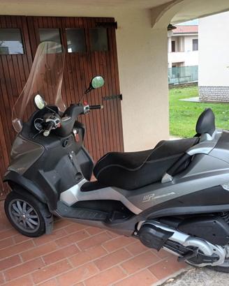 Piaggio mp3 400