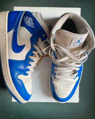 Jordan 1 mid