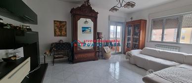 PRESSI VIA SALEMI - Appartamento 4°p c/a - 4 vani