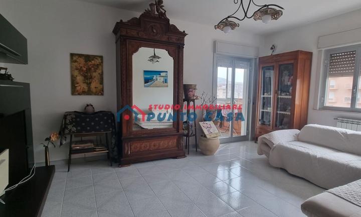 PRESSI VIA SALEMI - Appartamento 4°p c/a - 4 vani