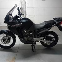 Honda Transalp 650 2006 pronta per l'uso