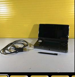 Nintendo 3ds con caricatore e pennino 