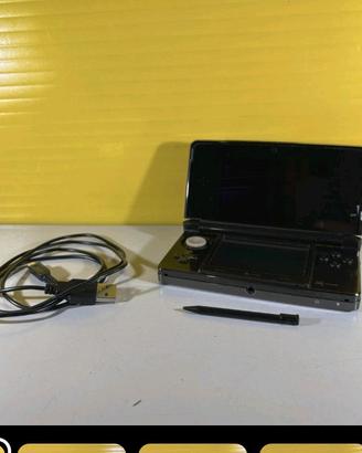 Nintendo 3ds con caricatore e pennino 