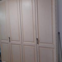 armadio in legno 
